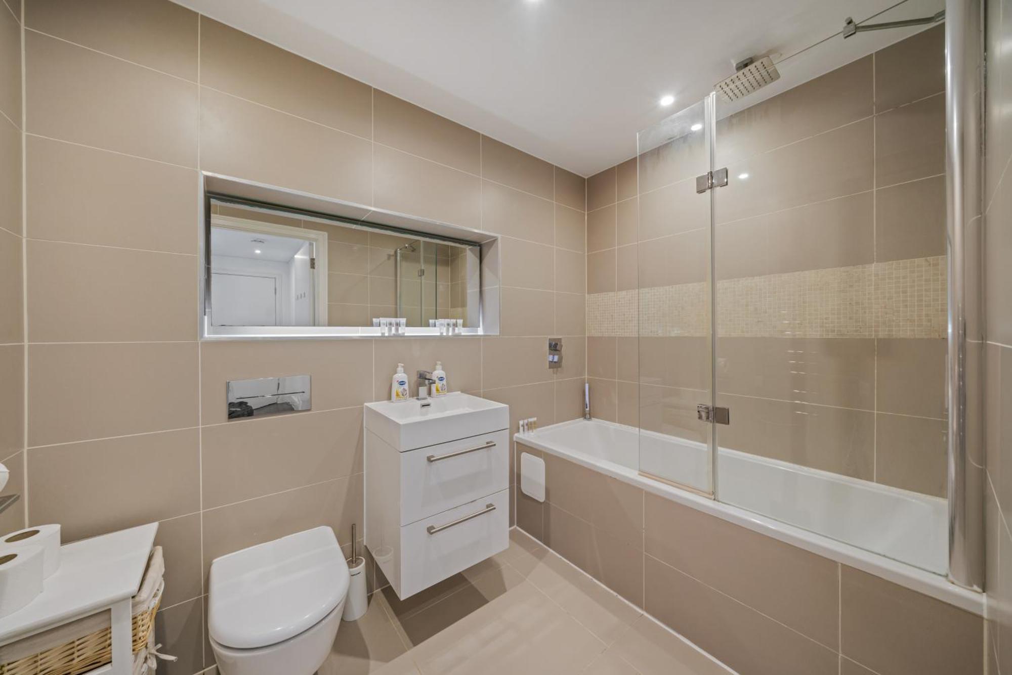 Riverside 1Br With Easy Transport 20Min To City Centre Londra Exterior foto